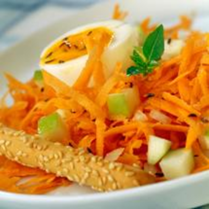 Salade de pommes et de carottes râpées