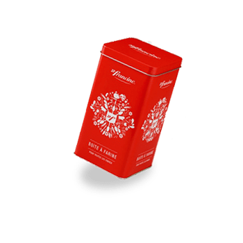 Boîte métallique carrée rouge
