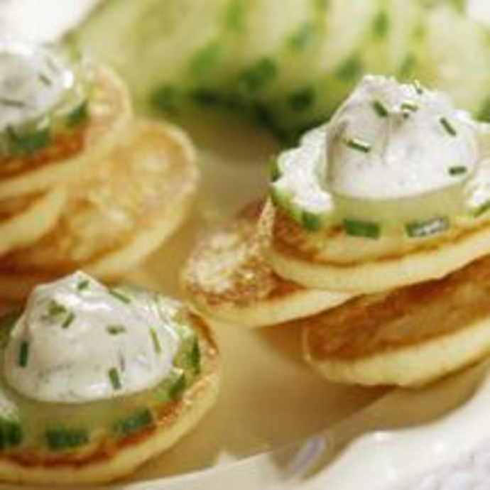 Blinis au concombre et à la ciboulette