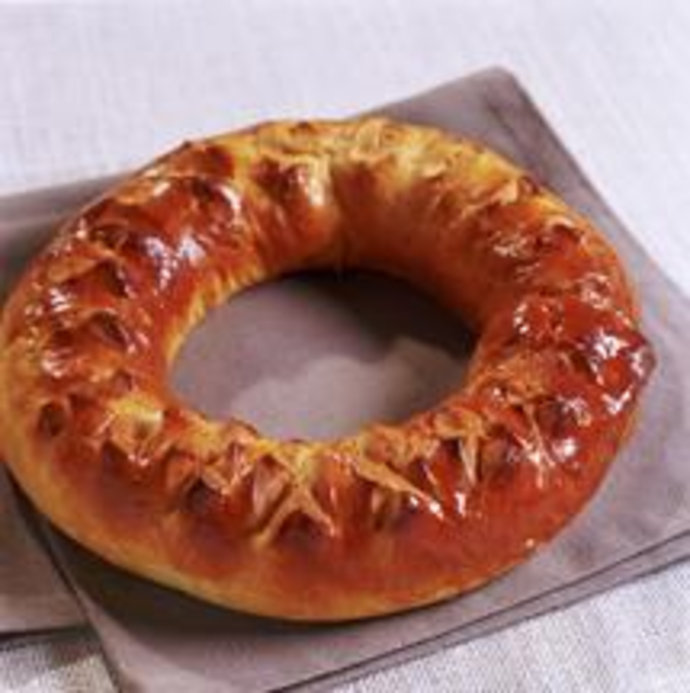 Brioche dorée en couronne