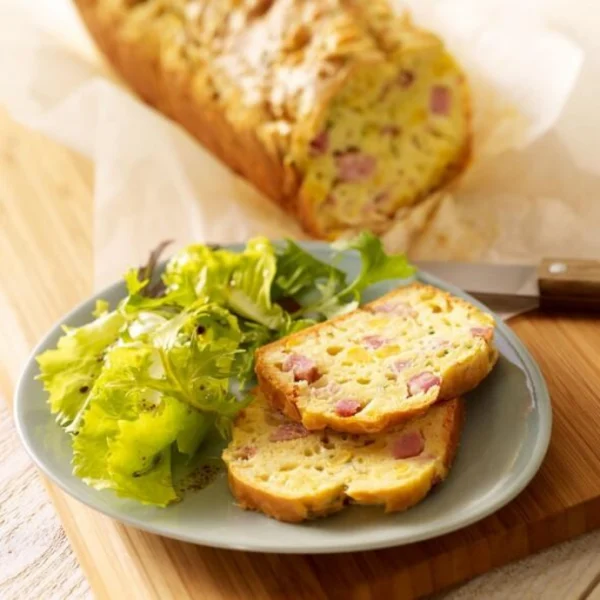 Cake au jambon et grains de maïs