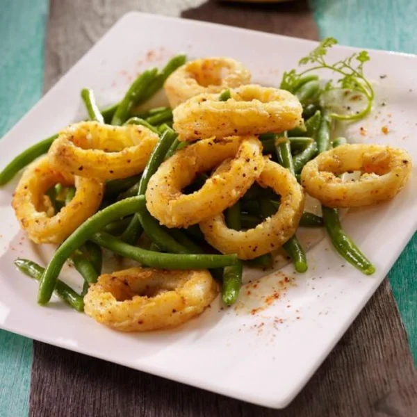 Calamars frits aux haricots verts