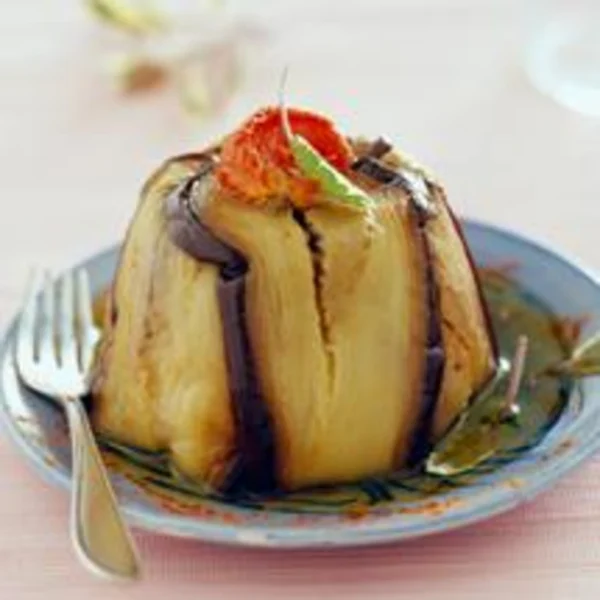 Charlotte d’aubergines aux crevettes, madeleines au parmesan