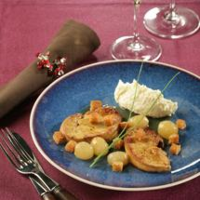 Escalopes de foie gras poêlées aux raisins