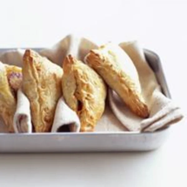 Friands au thon, câpres et oeufs de caille