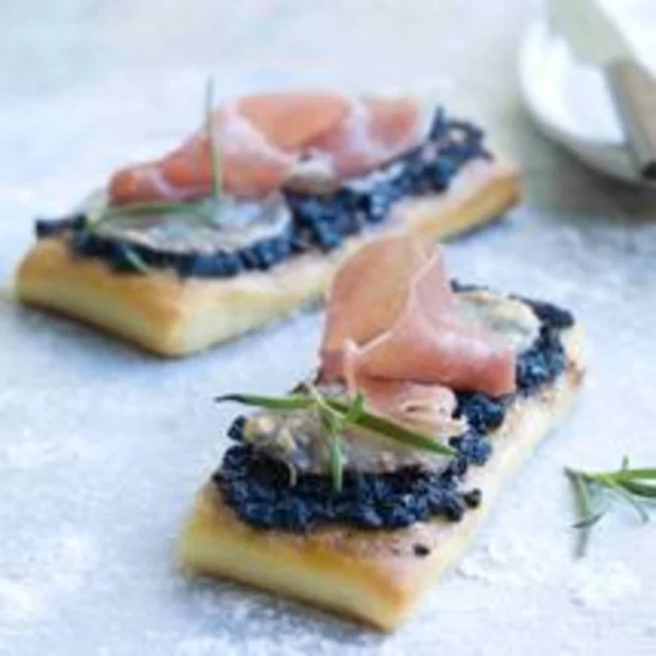 Mini fougasses tapenade et mozzarella