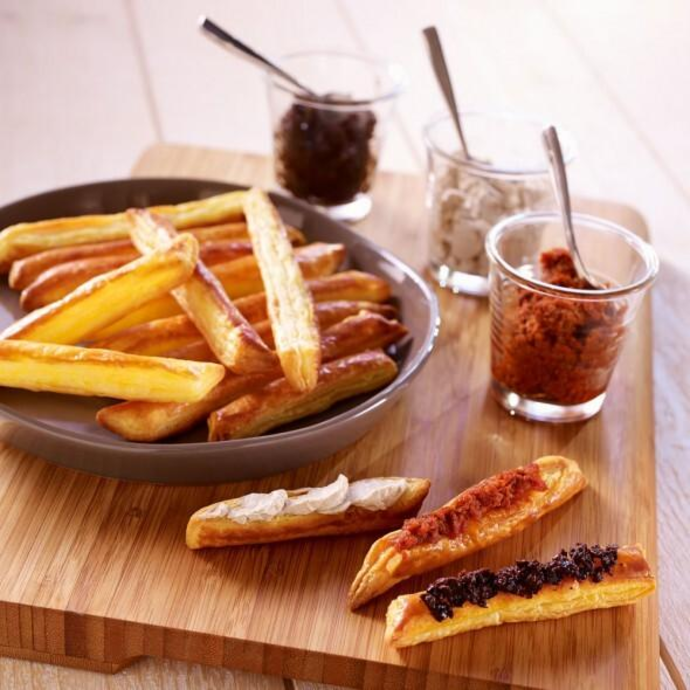 Mini-tartelettes à l’anchoïade (tapenade, coulis de tomates)