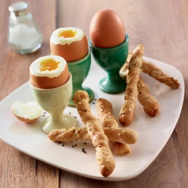 Oeuf à la coque et ses gressins à la farine d’épeautre et graines