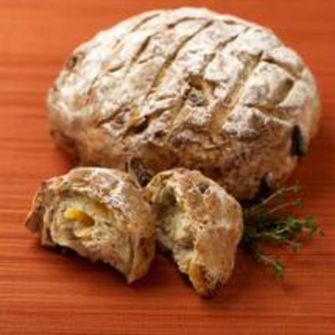 Pain aux abricots secs, thym et chèvre