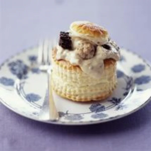 Petites bouchées à la reine au ris de veau et morilles