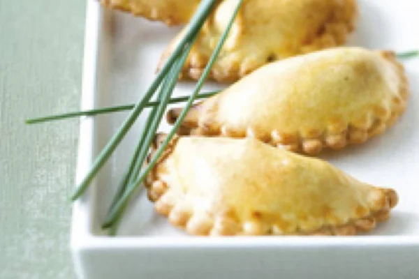 Petits feuilletés aux épinards, raisins et feta