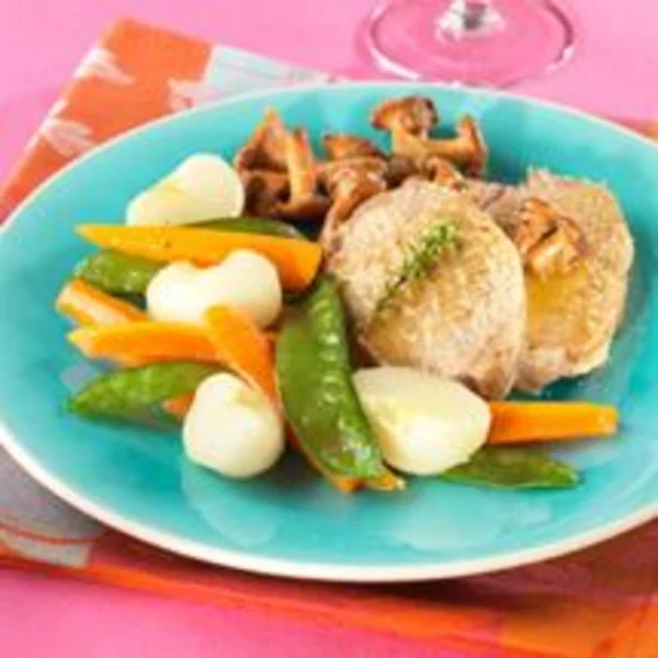 Rôti de veau aux girolles et petits légumes printaniers glacés au miel