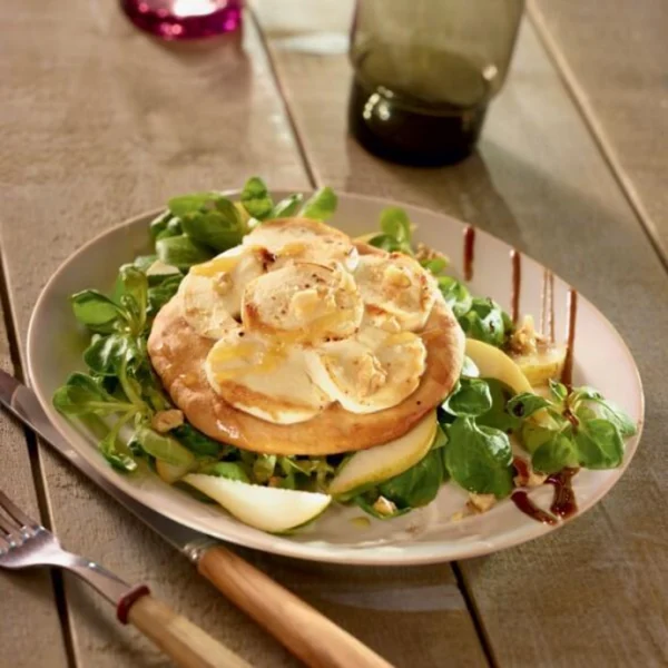 Salade de chèvre et poires sur mini-pizzas