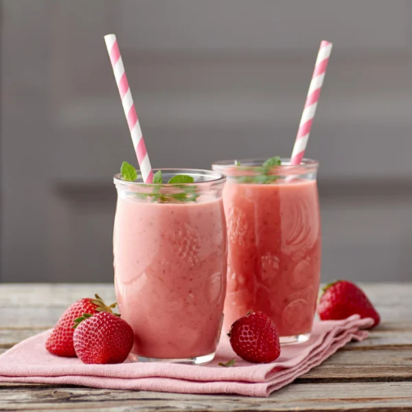 Smoothie au lait d’amandes et aux fraises