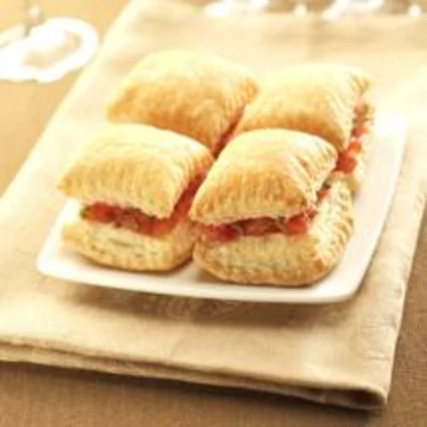 Tartare de tomates sur canapé