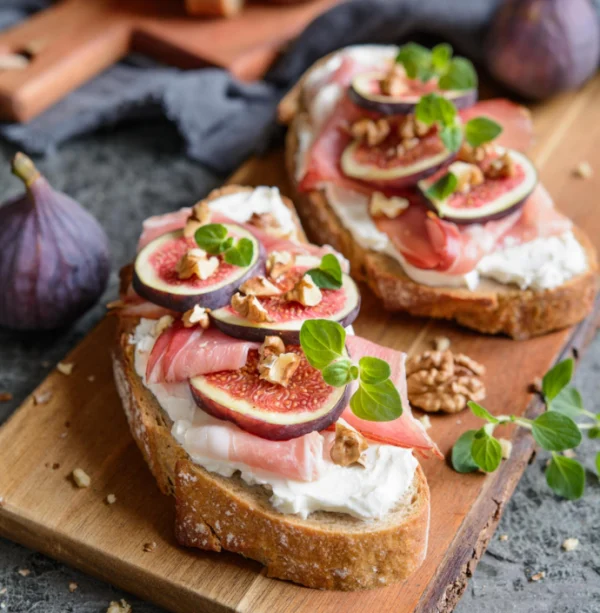 Tartine au chèvre chaud