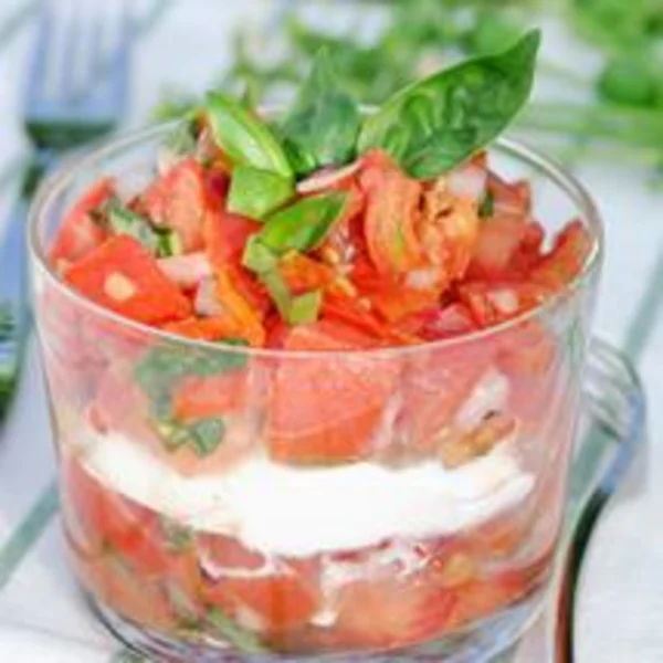 Verrines de tomates à la mozzarella