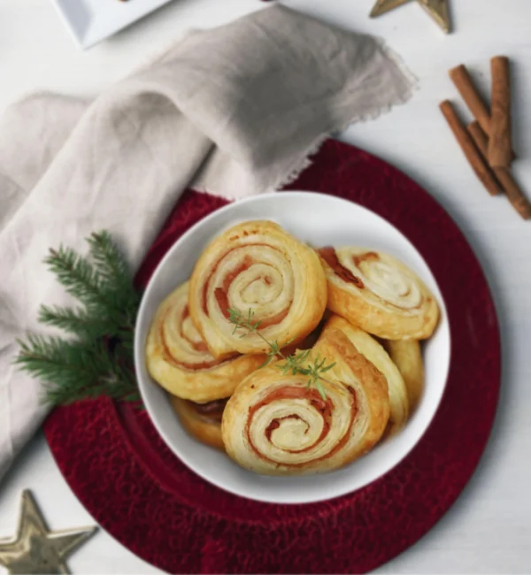 ROULÉS FEUILLETÉS AU SAUMON FUMÉ