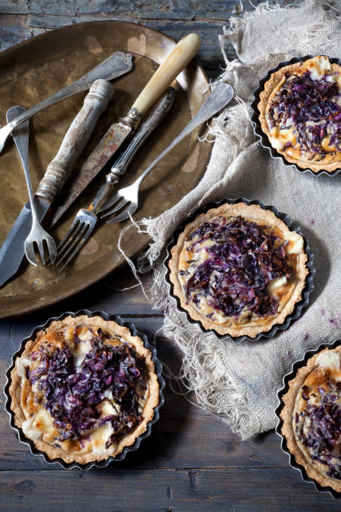 Mini-quiches au chou rouge et aux saucisses