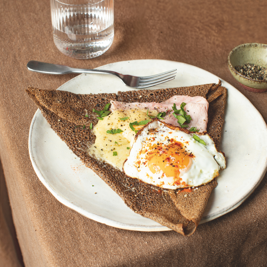 Galettes de sarrasin au jambon blanc, Comté et œuf